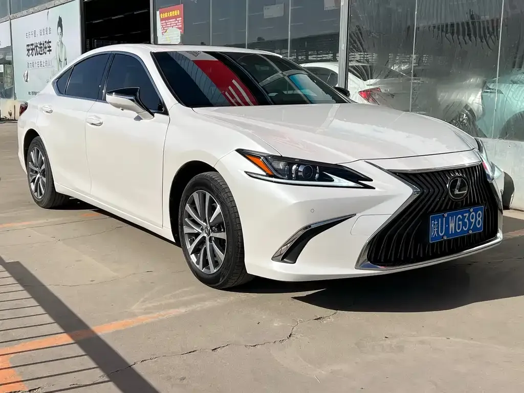 Lexus ES — фото 3