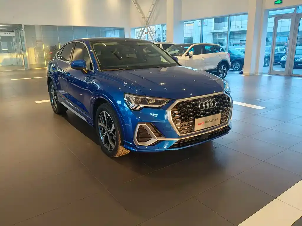 Audi Q3 Sportback — фото 1