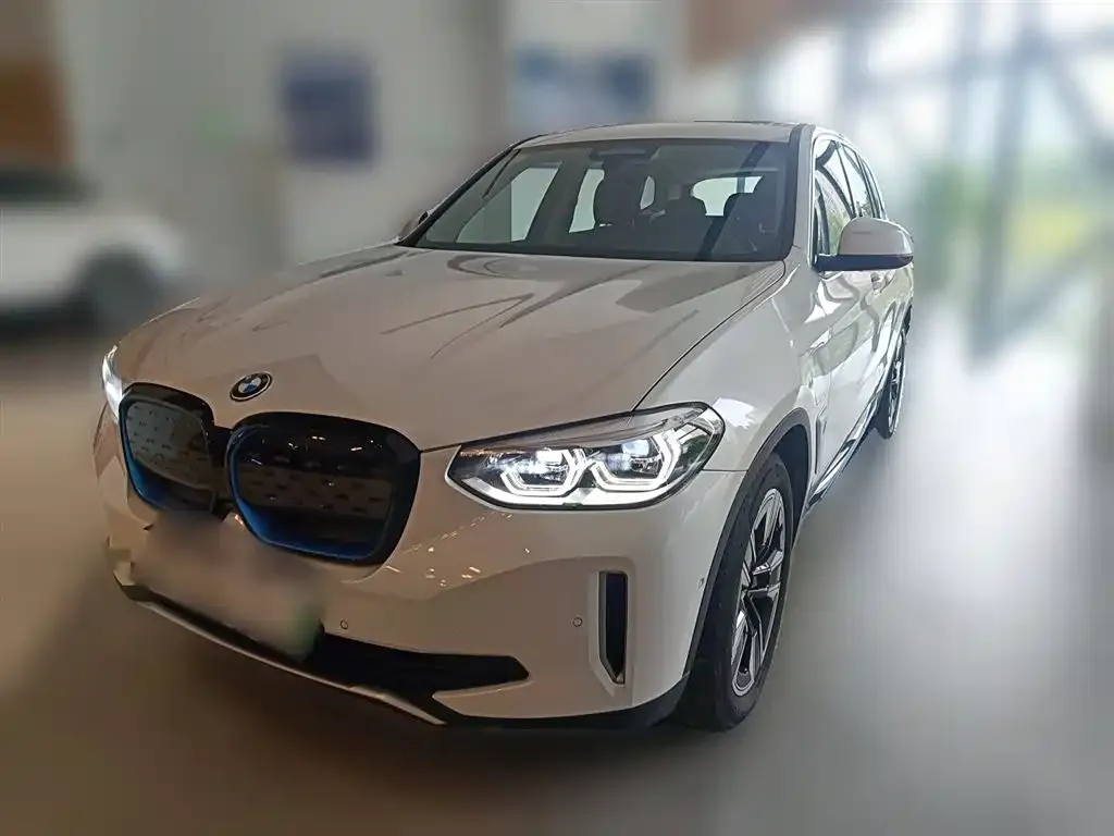 BMW iX3 — фото 2