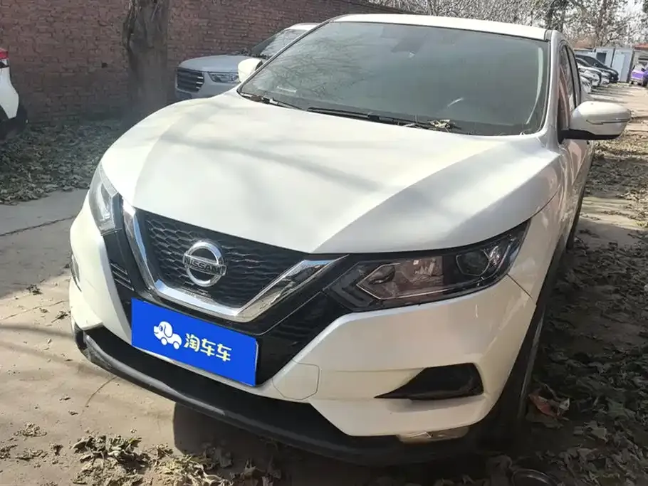 Nissan Qashqai — фото 1