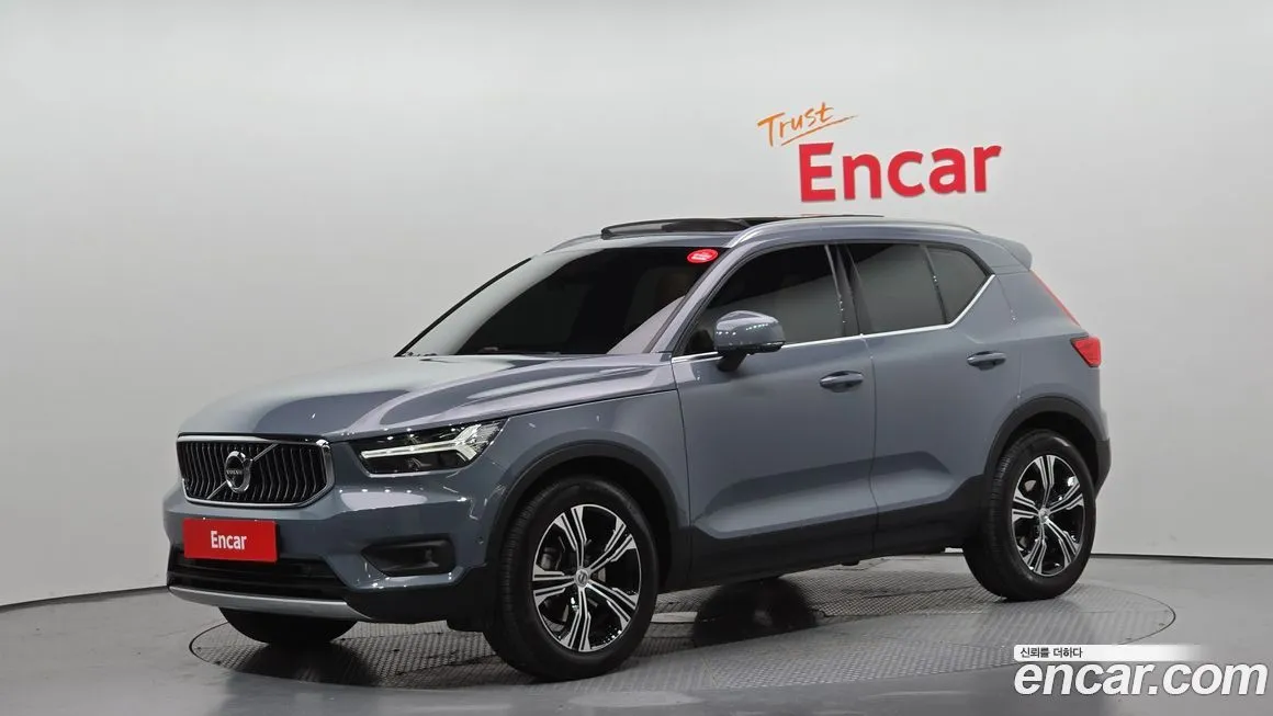 Volvo XC40 — фото 1
