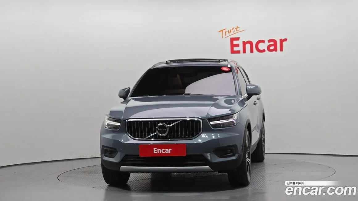 Volvo XC40 — фото 3