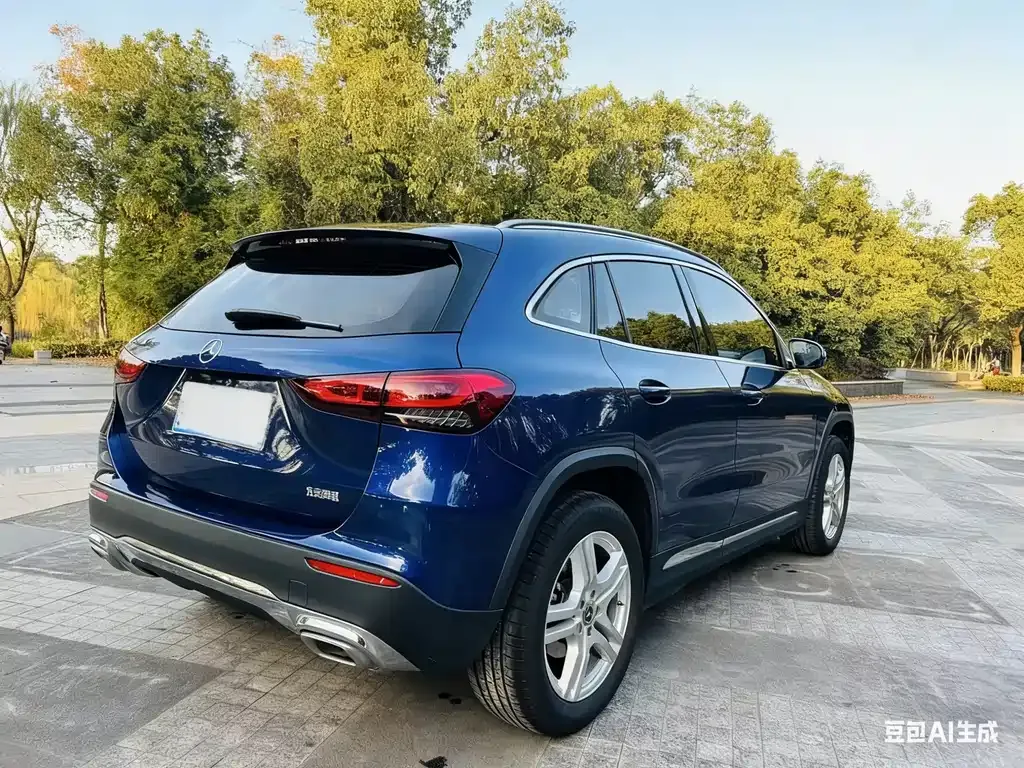 Mercedes-Benz GLA — фото 7