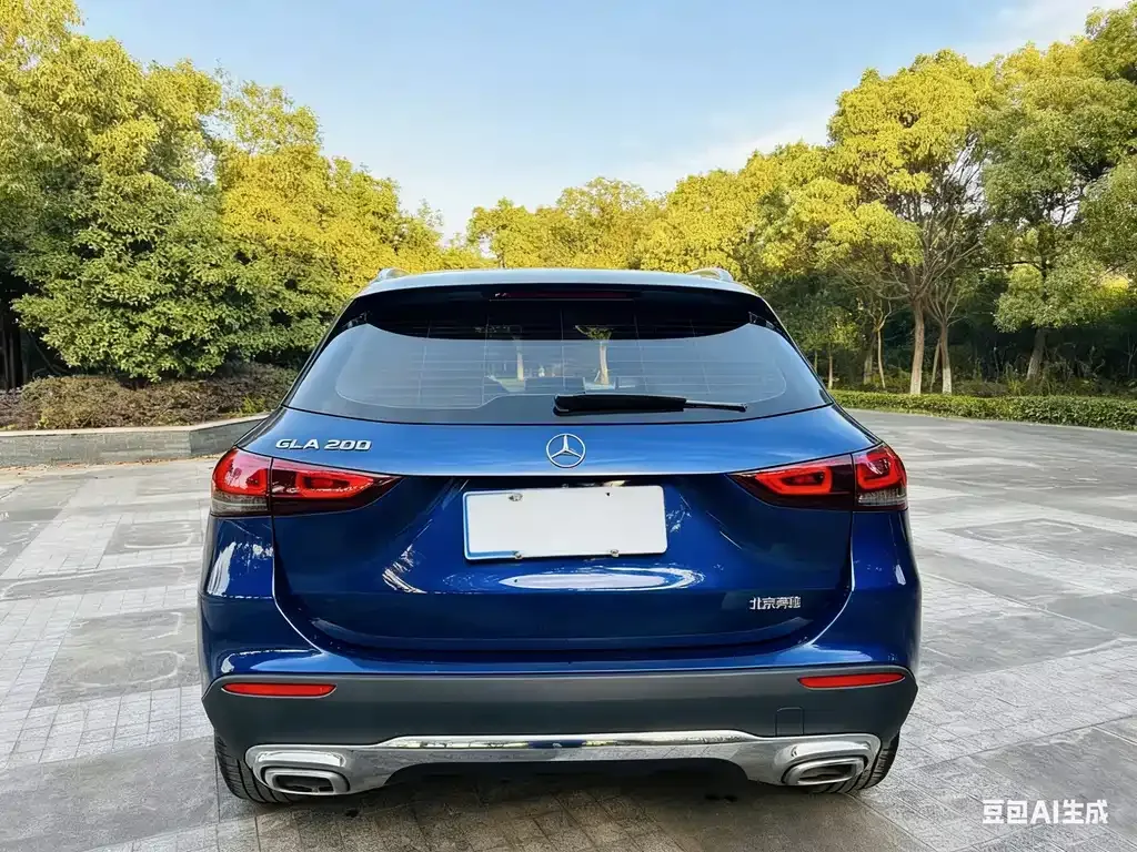 Mercedes-Benz GLA — фото 8