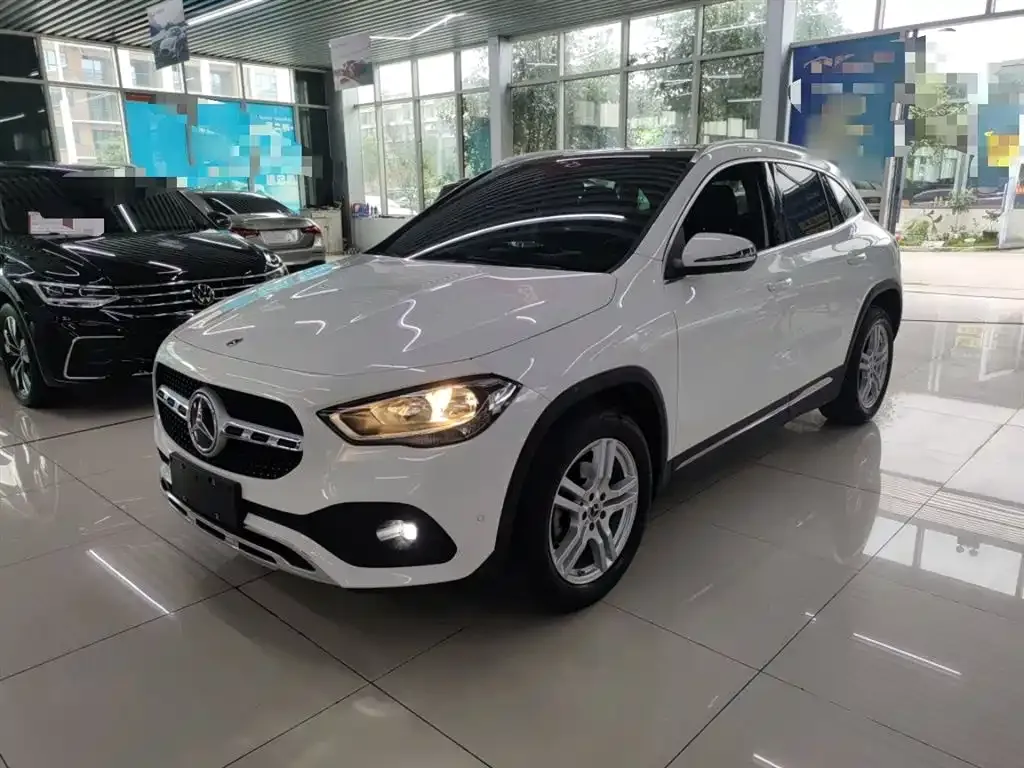 Mercedes-Benz GLA — фото 1