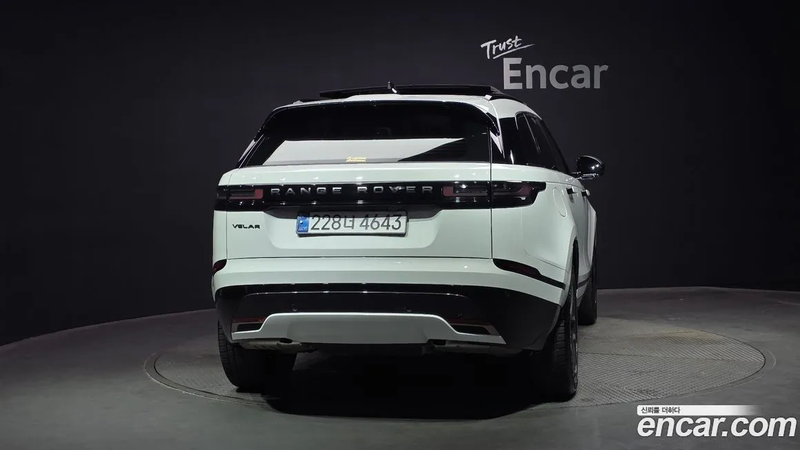 Land Rover Range Rover Velar — фото 4