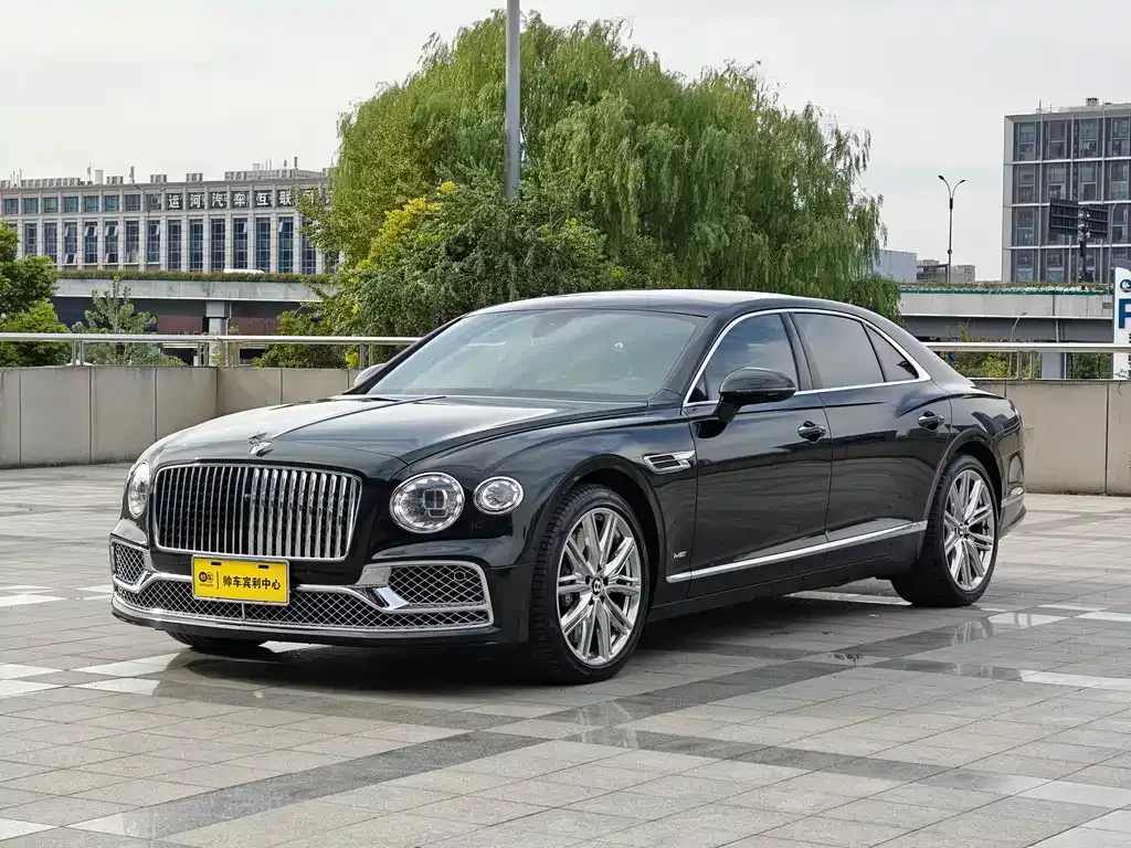 Bentley Flying Spur — фото 1
