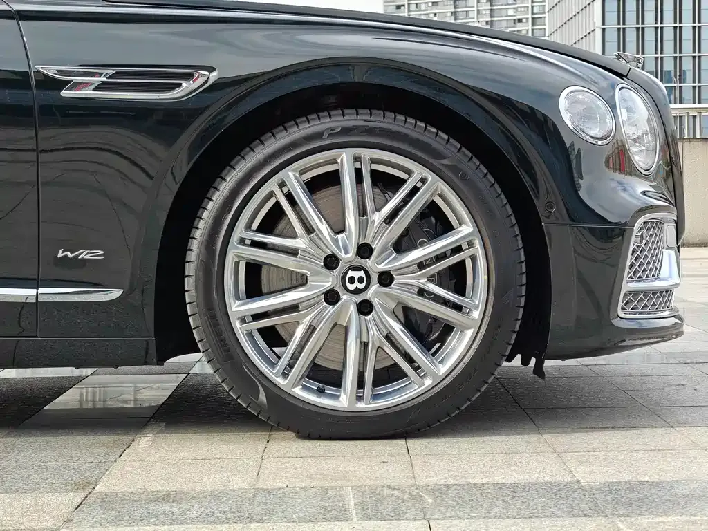 Bentley Flying Spur — фото 8