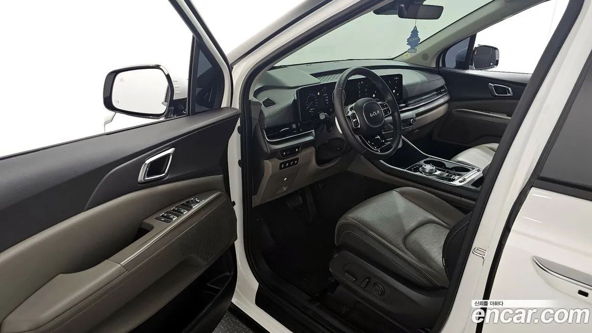 Kia Carnival — фото 10