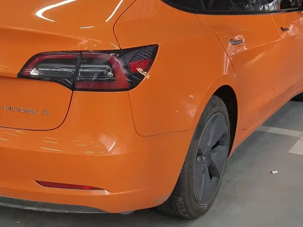 Tesla Model 3 — фото 5