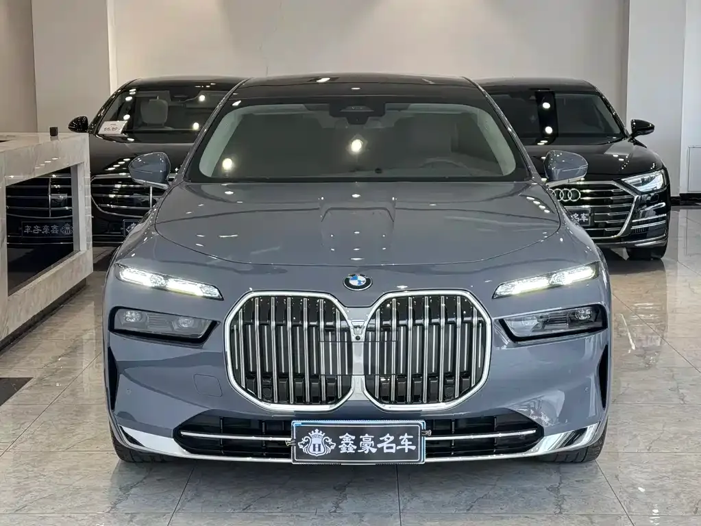 BMW 7 Series — фото 2
