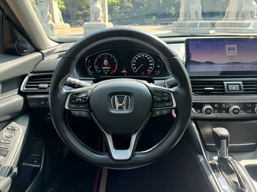 Honda Accord — фото 8
