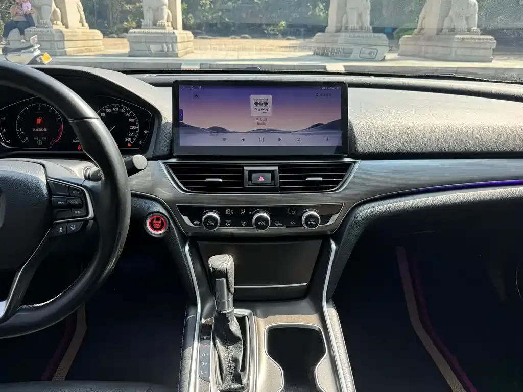 Honda Accord — фото 9