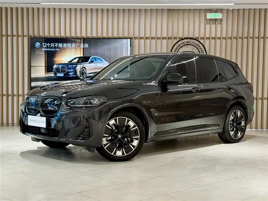 BMW iX3 — фото 1