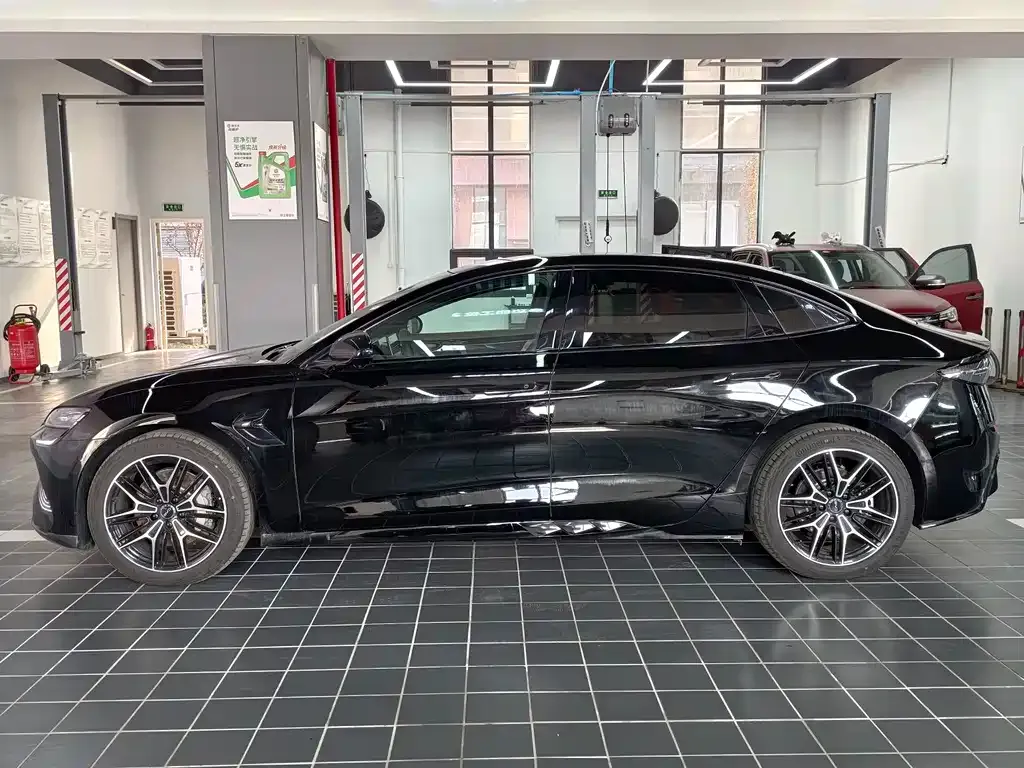 BYD Seal — фото 5