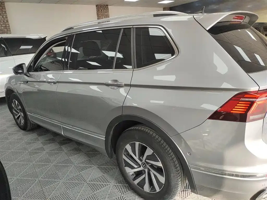 Volkswagen Tiguan L New Energy — фото 5