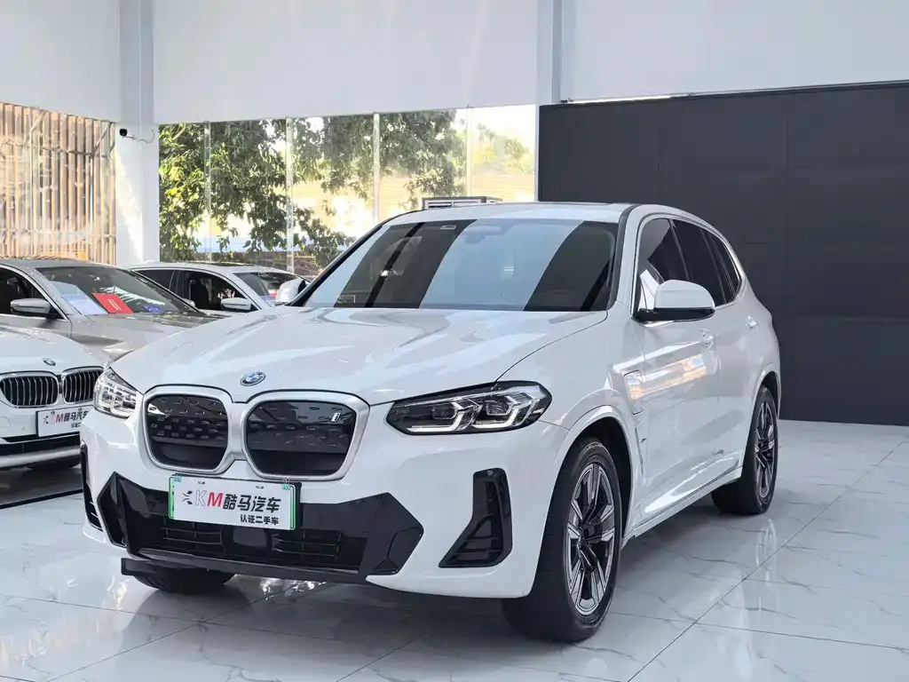 BMW iX3 — фото 1