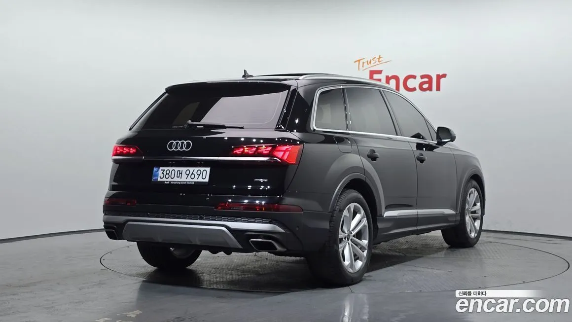 Audi Q7 — фото 2