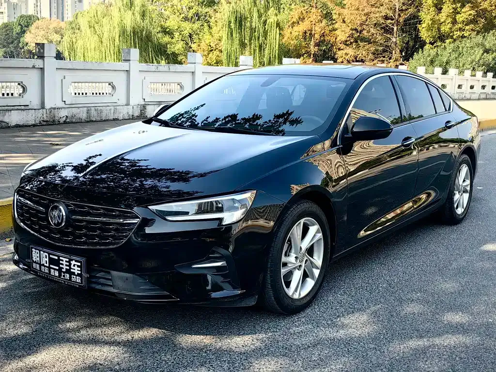 Buick Regal — фото 1