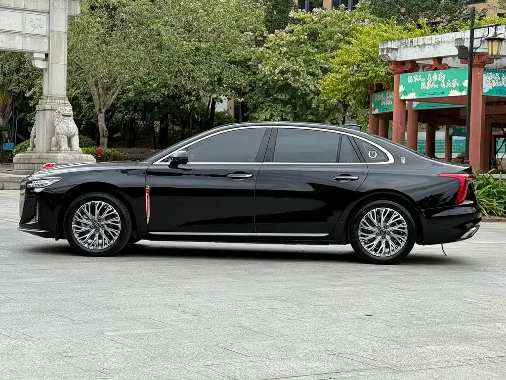 Hongqi H5 — фото 10