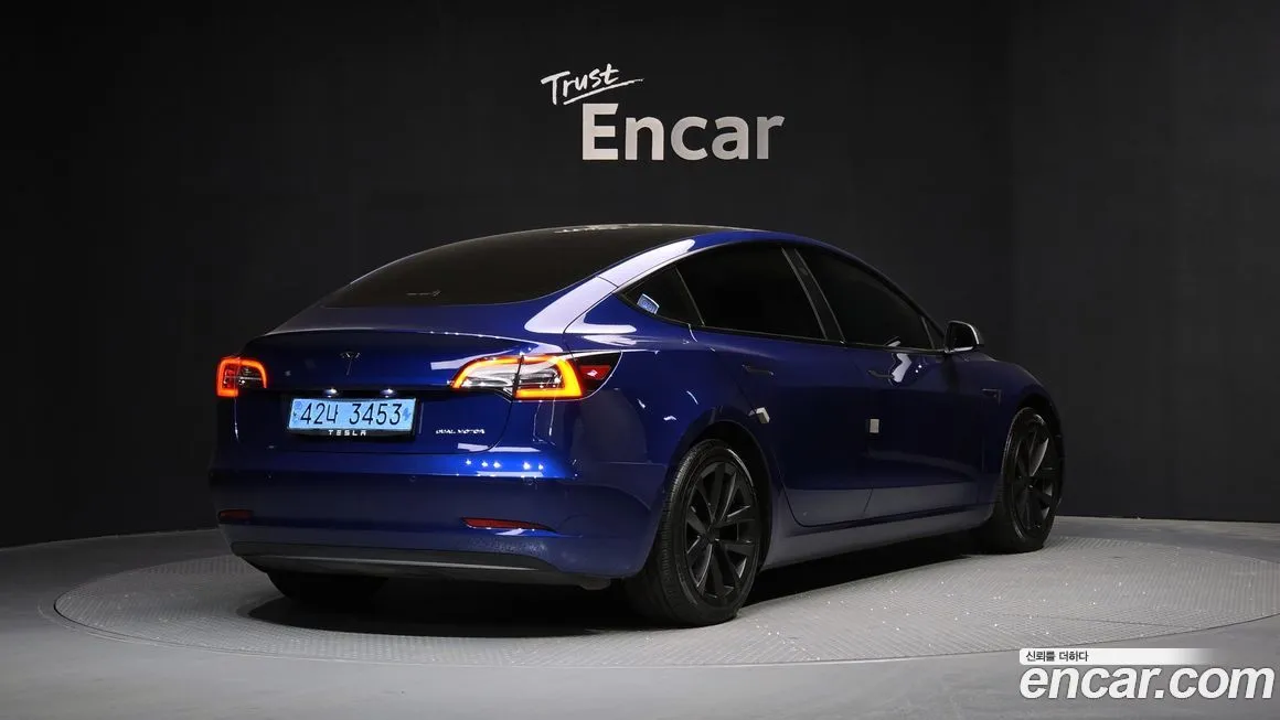 Tesla Model 3 — фото 2