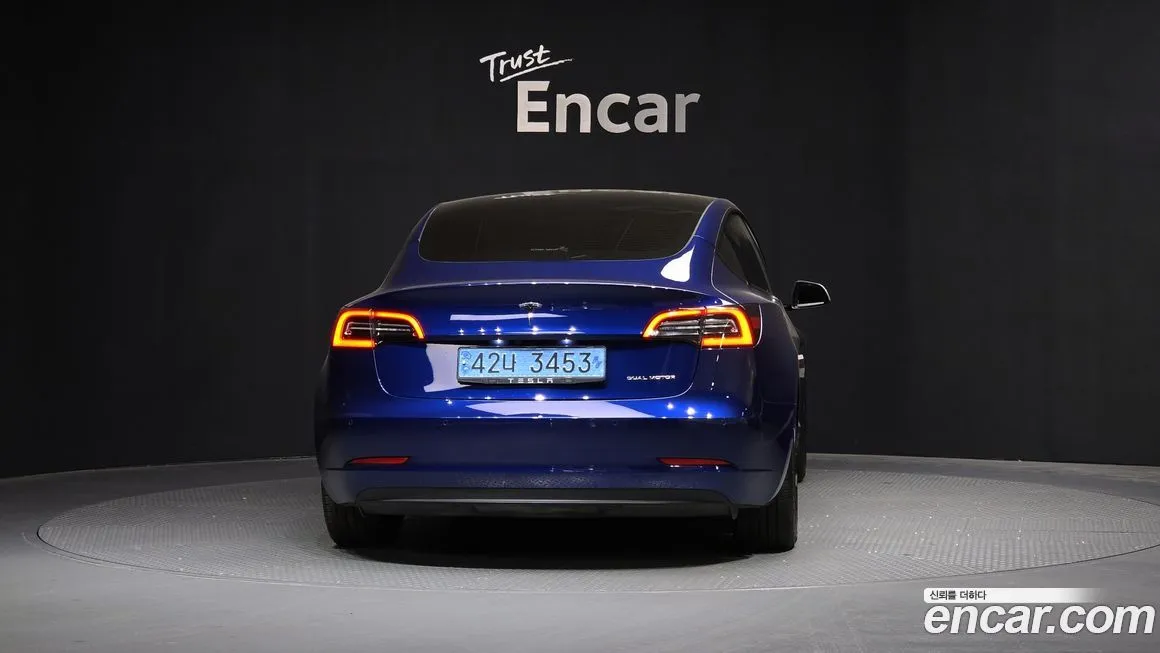 Tesla Model 3 — фото 4