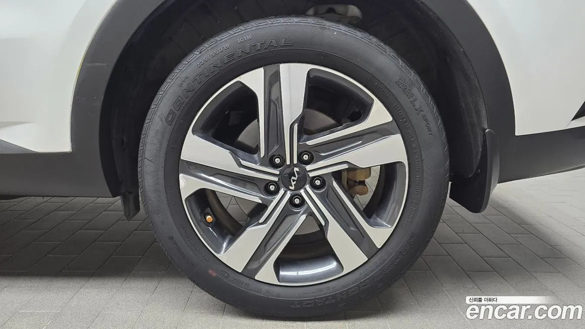 Kia Sorento — фото 5