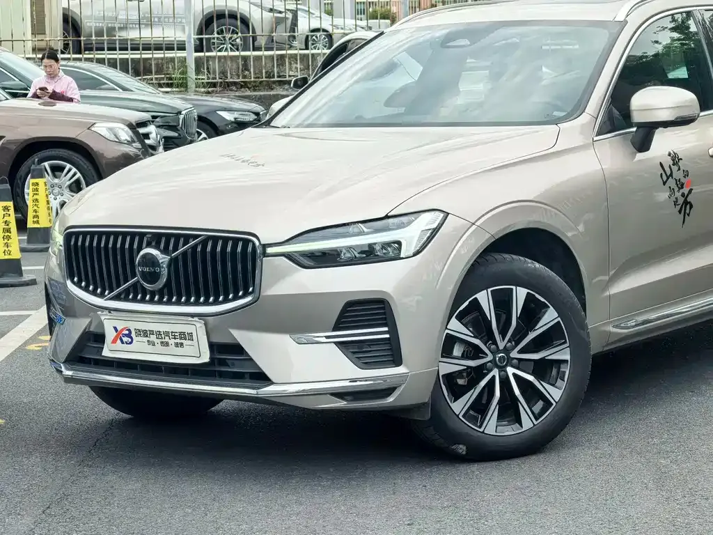 Volvo XC60 — фото 2