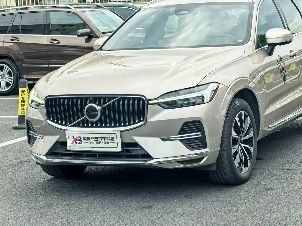 Volvo XC60 — фото 4