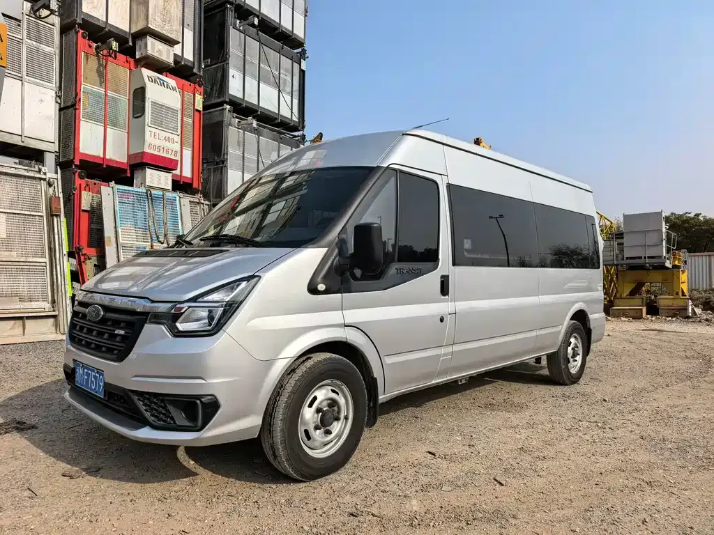 Ford Transit Custom — фото 1