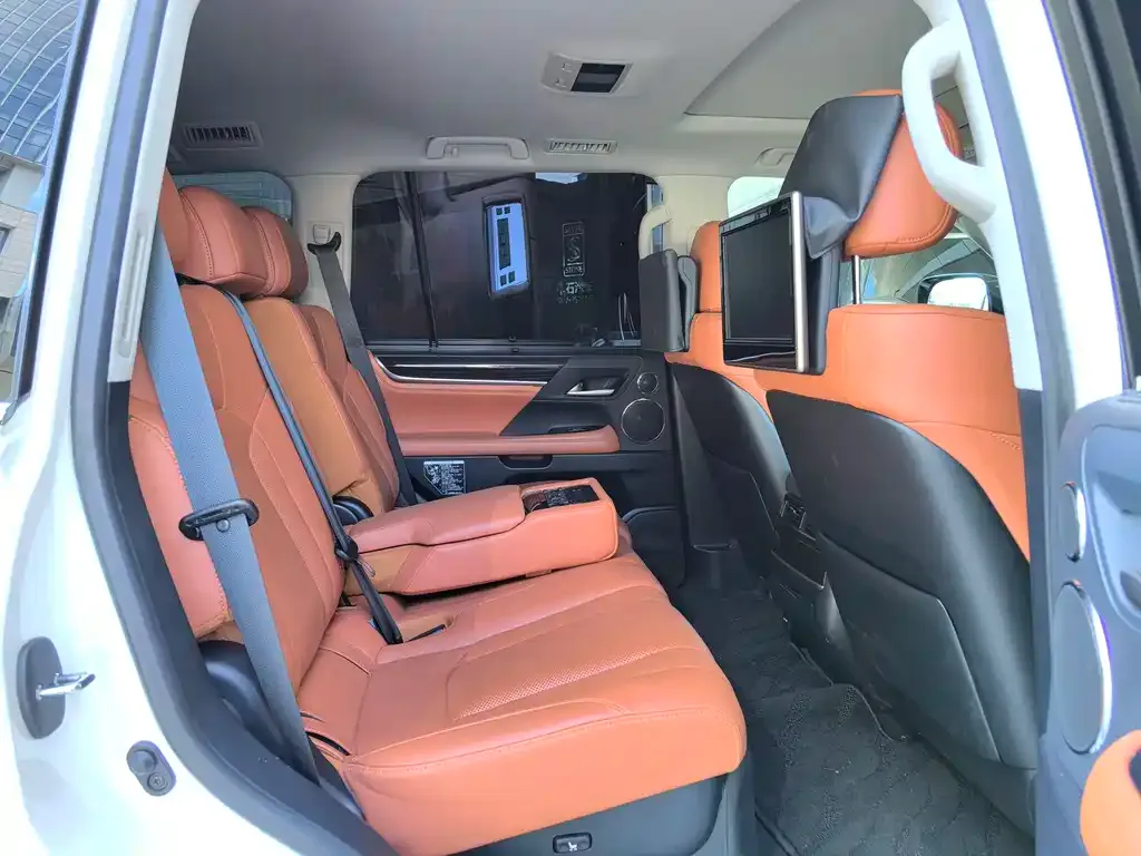 Lexus LX — фото 9