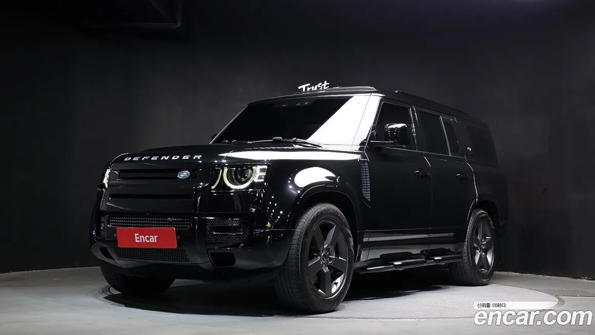 Land Rover Defender — фото 1
