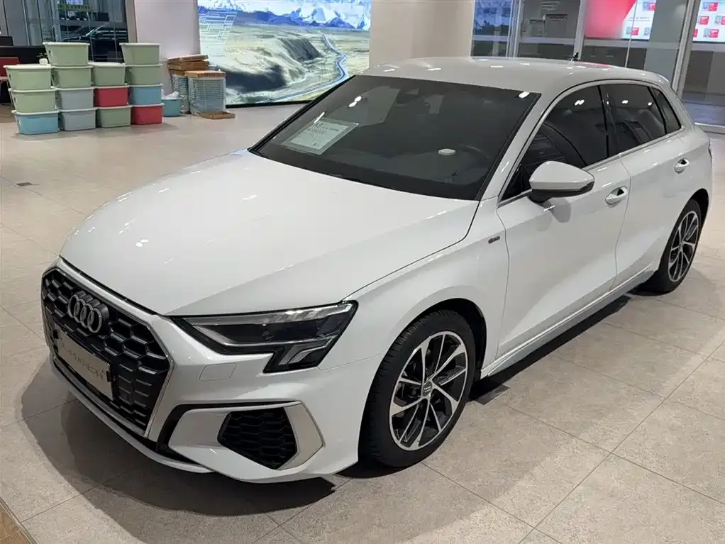 Audi A3 — фото 1