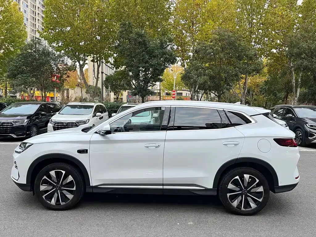 BYD PLUS New Energy — фото 3