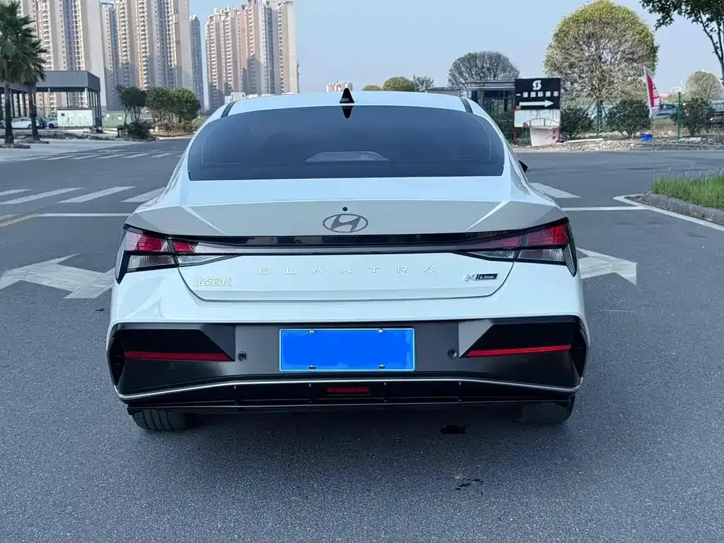 Hyundai Elantra — фото 5