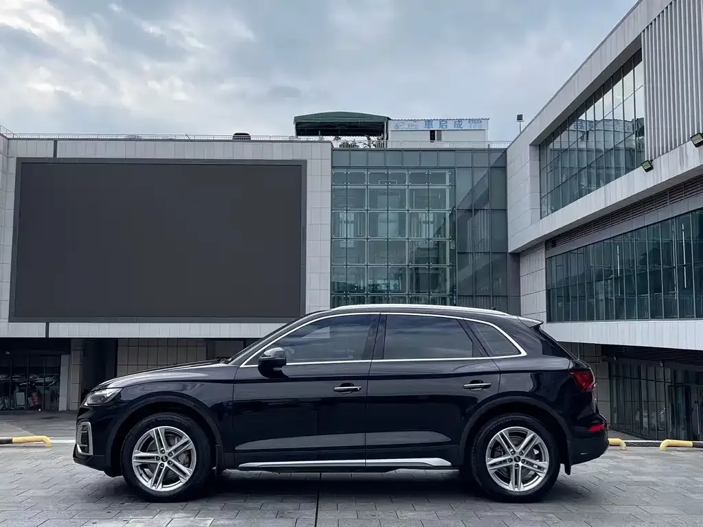 Audi Q5L — фото 3