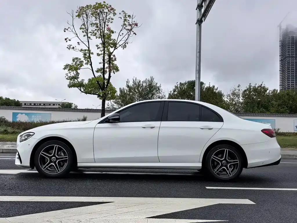 Mercedes-Benz E-Class (Import) — фото 4