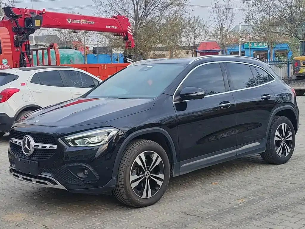 Mercedes-Benz GLA — фото 1
