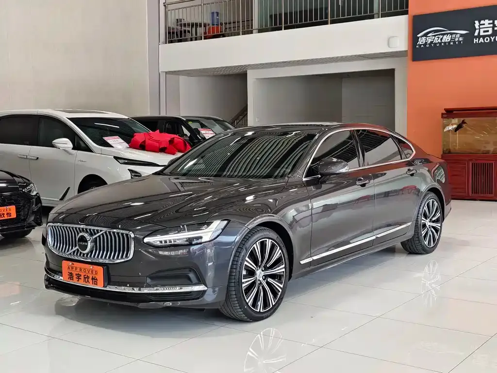 Volvo S90 — фото 1