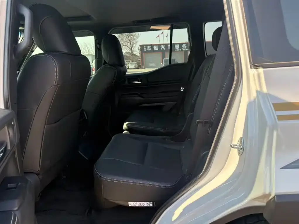 Toyota Prado — фото 4