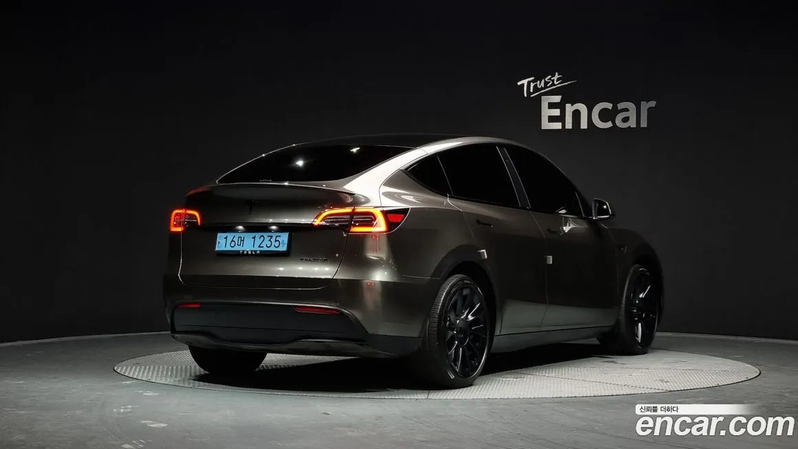 Tesla Model Y — фото 2