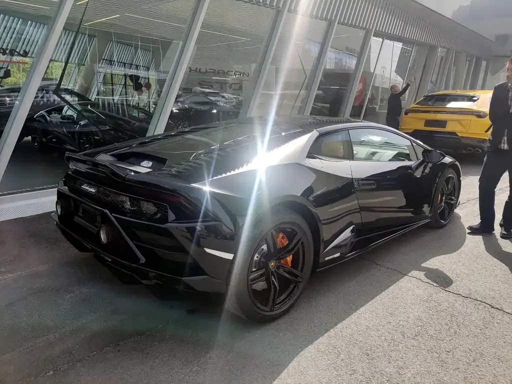 Lamborghini Huracan — фото 5