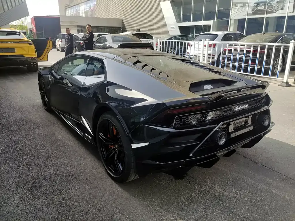 Lamborghini Huracan — фото 6