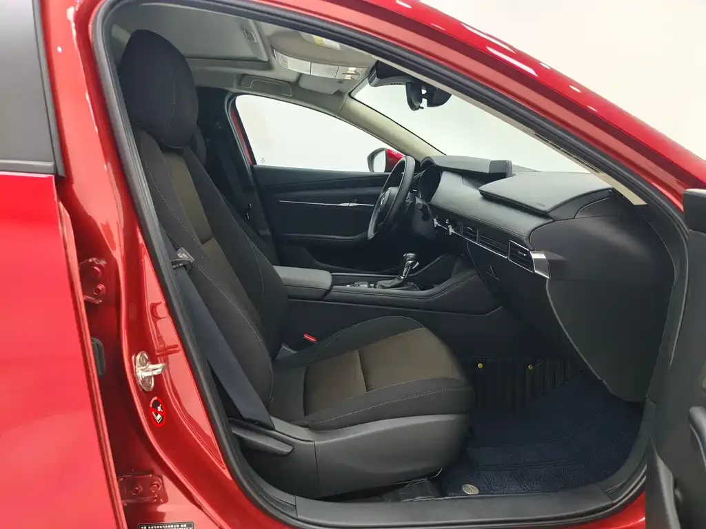 Mazda 3 Axela — фото 10