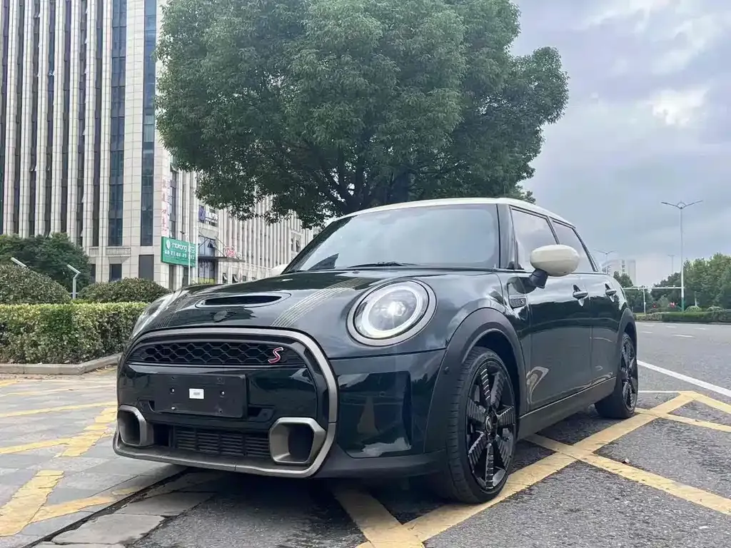 MINI Cooper (3-door) — фото 1