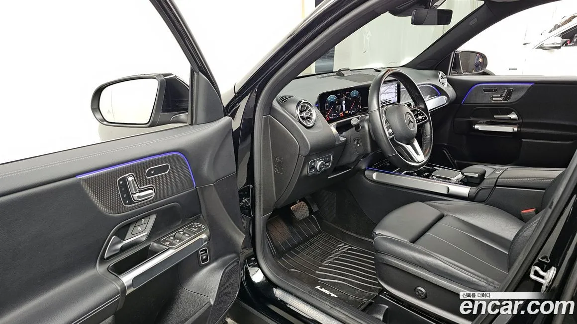 Mercedes-Benz GLB-Class — фото 10