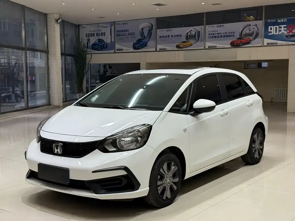 Honda Fit — фото 1
