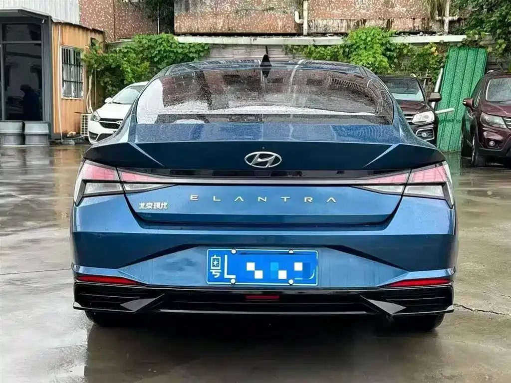 Hyundai Elantra — фото 7