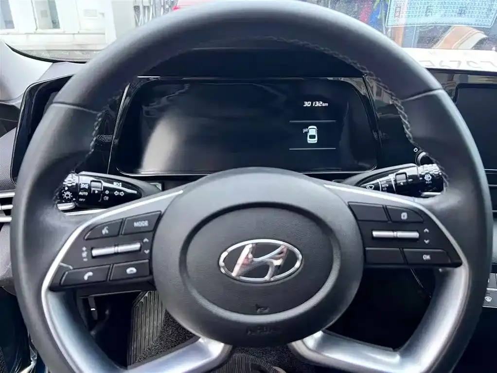 Hyundai Elantra — фото 9