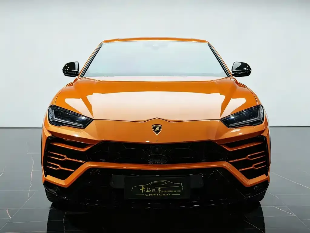 Lamborghini Urus — фото 1